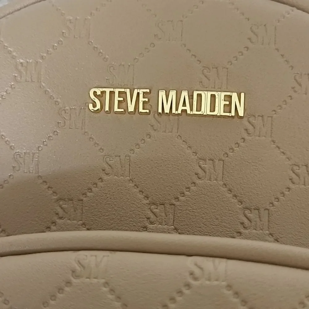EUC Steve Madden Women's backpack Bag, tan